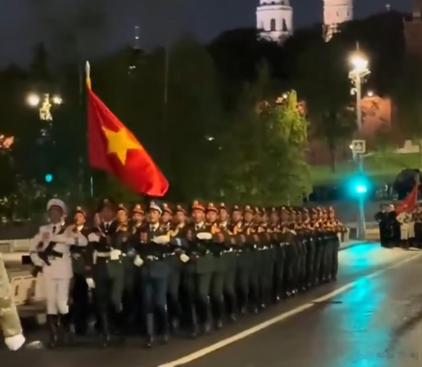 乌克兰说，呼吁所有外国避免派遣军人参加俄罗斯红场阅兵式。 ​​​