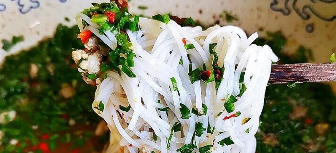 中国🇨🇳
西双版纳•景洪撒撇米线/米干
傣族最具挑战性的风味，分 “柠檬撒”
