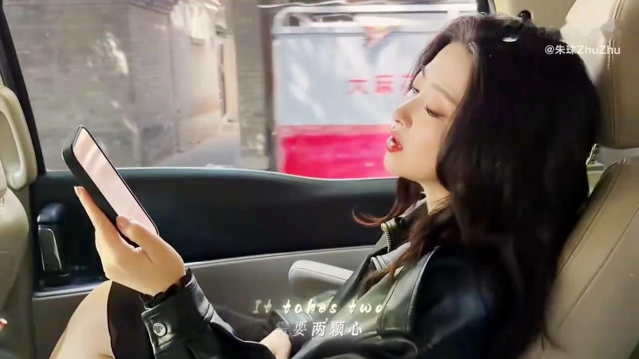 朱珠唱了许蜜语进行曲朱珠唱了《许蜜语进行曲》直接封神😭歌声一响，瞬间沉浸式读懂