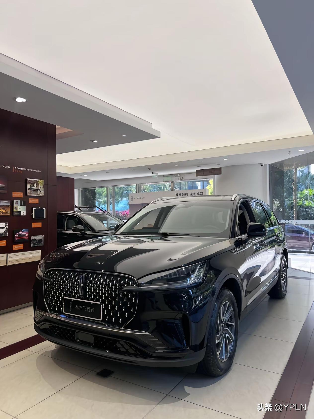 ▍奢华与性价比，是其诱人之处
用相对较低的价格，你能买到越级的豪华配置：全系高功