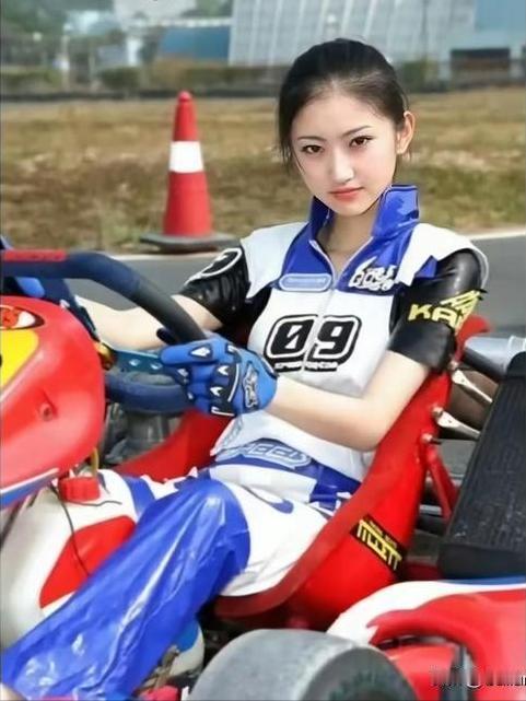 一月份发酵到现在才爆发，只能说：
现在的景小姐在孙先生眼里只剩下“炒作”的剩余价