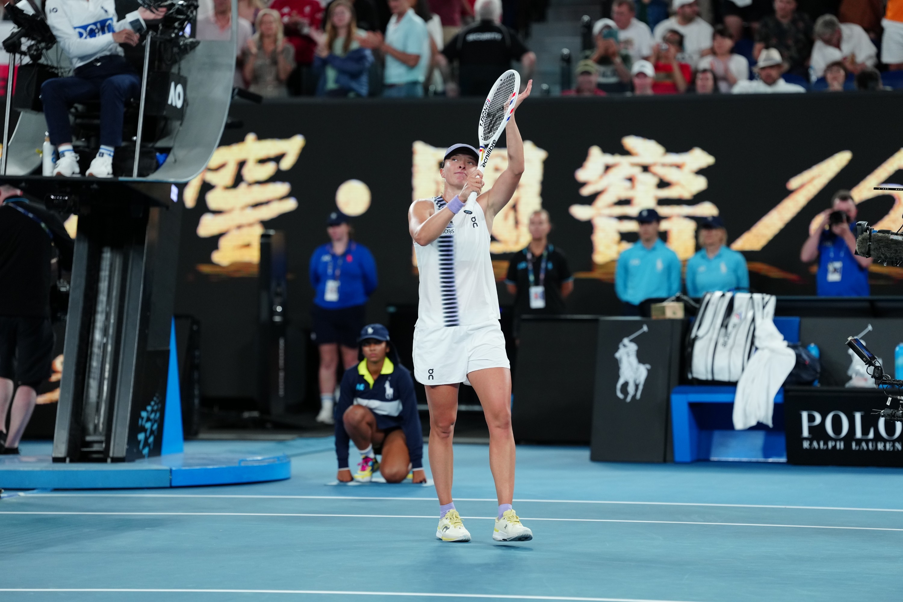 袁悦止步澳网第一轮袁悦0比2斯瓦泰克 袁悦错失首盘发球胜盘局，6-7(5)/3-