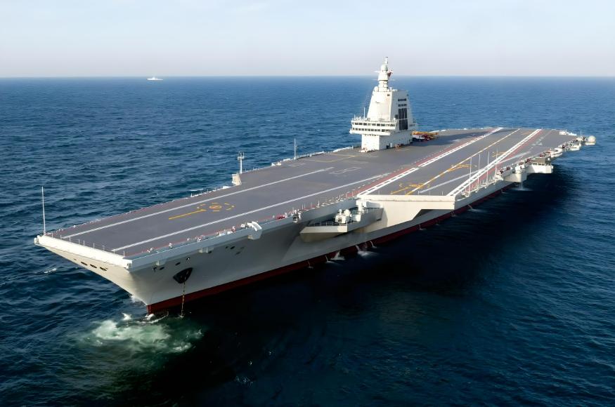 福建舰通过台湾海峡进入南海
大概率要在南海舰队入役
南海舰队已经有了山东舰航母