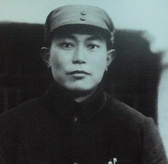 “李先念，连升五级，却宠辱不惊，这人到底是什么做的？”
1938年，抗日战争正打