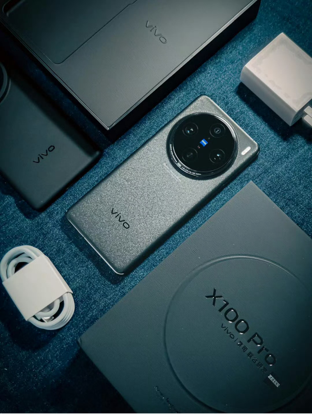 Vivo x100pro辰夜黑，颜色太好看啦。 ​​​