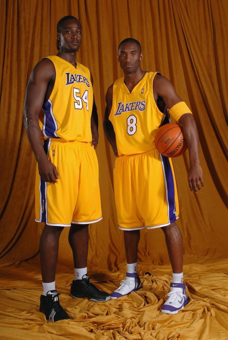 冷知识：06季后赛夸梅布朗12.9+6.6+52.3%，抢七打太阳8分。13季后