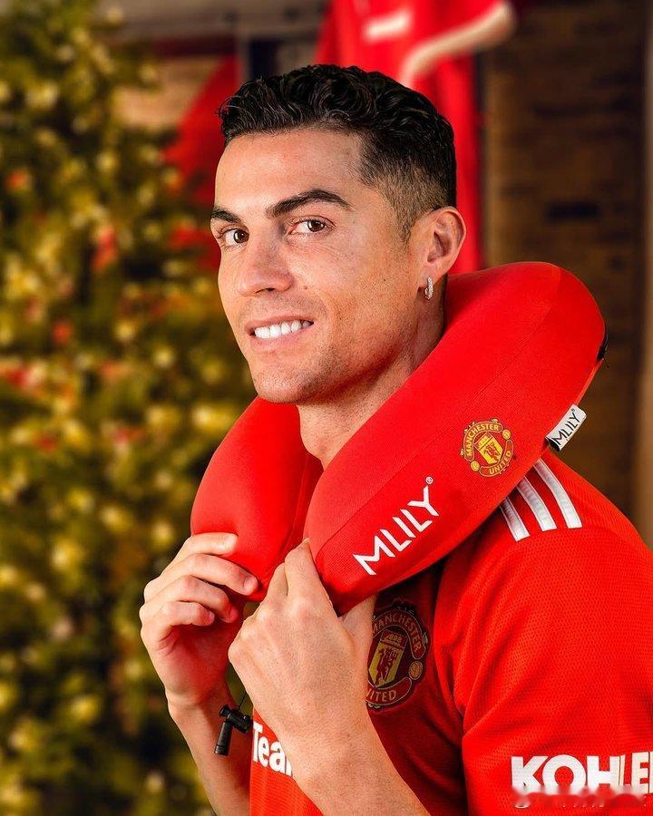 C罗 曼联摄影师发布了C罗的老照片，疑似未公布过？