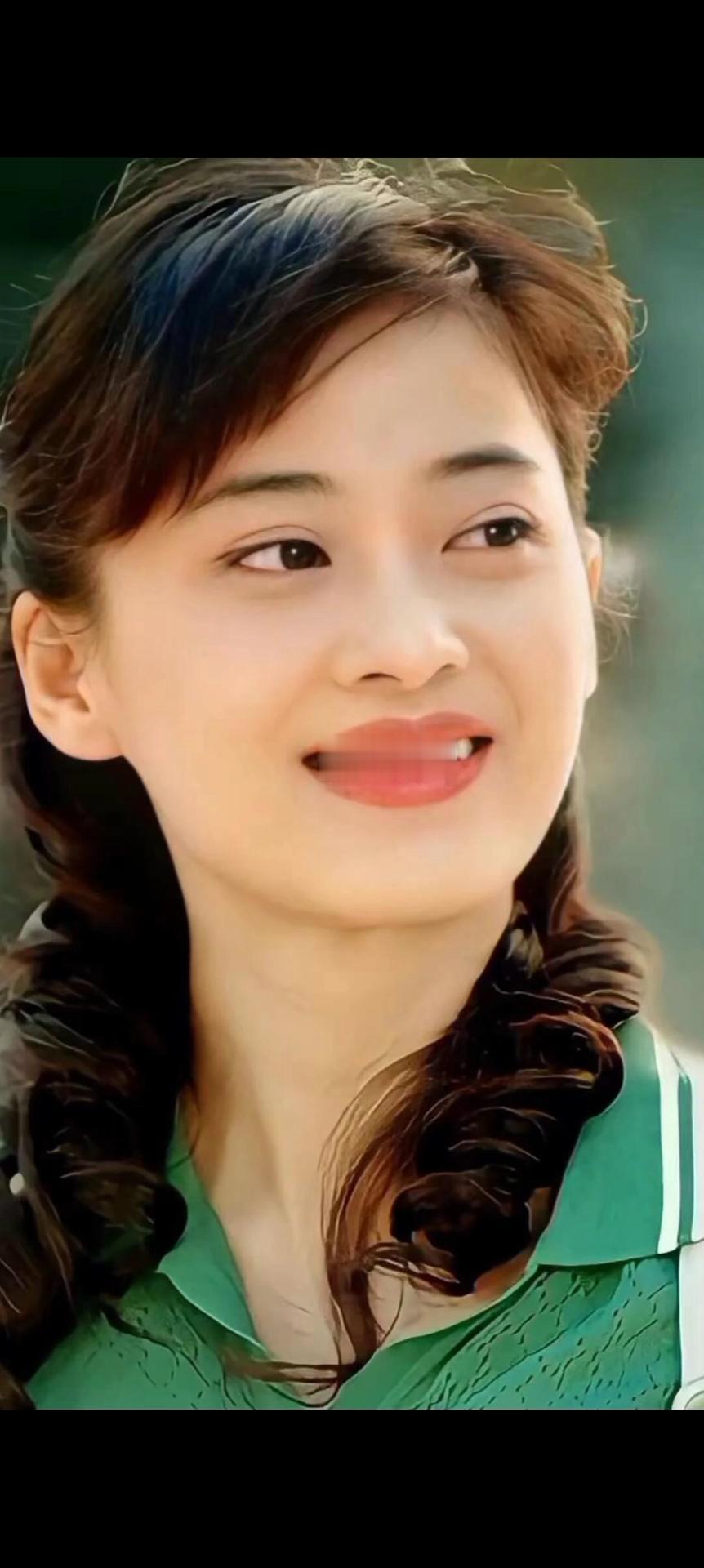 演员梅婷说：“我结过两次婚。第一次是二十多岁，性格啊各方面都不太合适，往下走就会