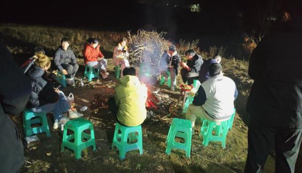 原来10晚上才是呆呆家最纯粹的情景，最温馨的画面。

那天晚上，来了十几个陌生人
