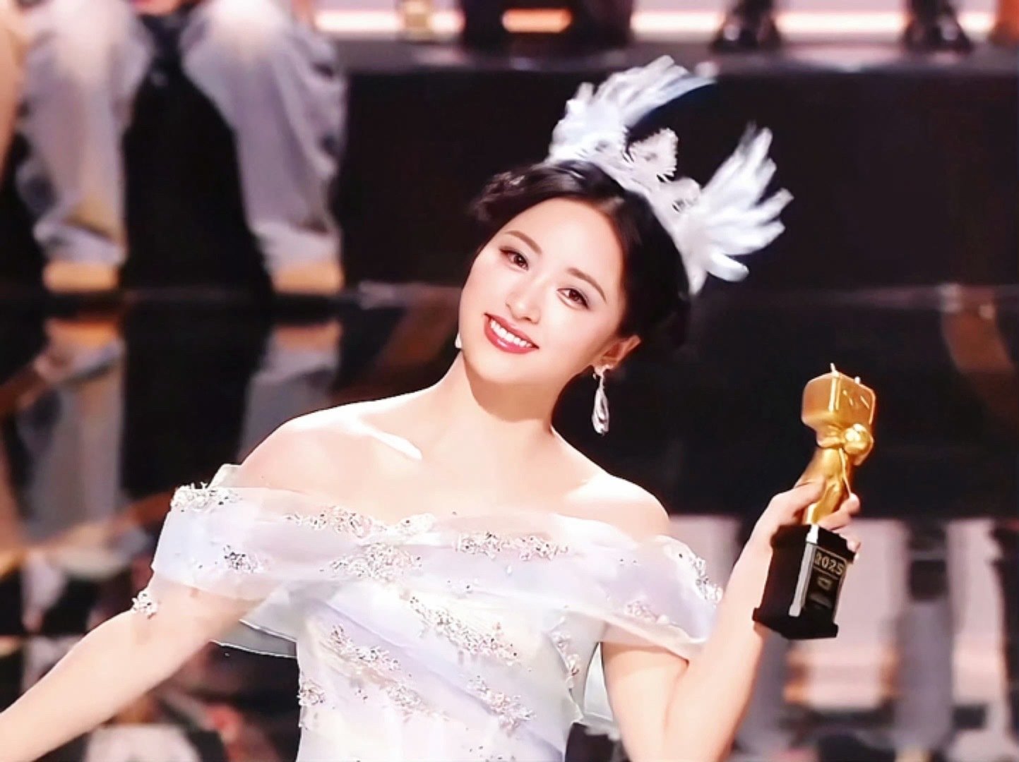 沈月香港小姐沈月领奖这段 沈月香港小姐 