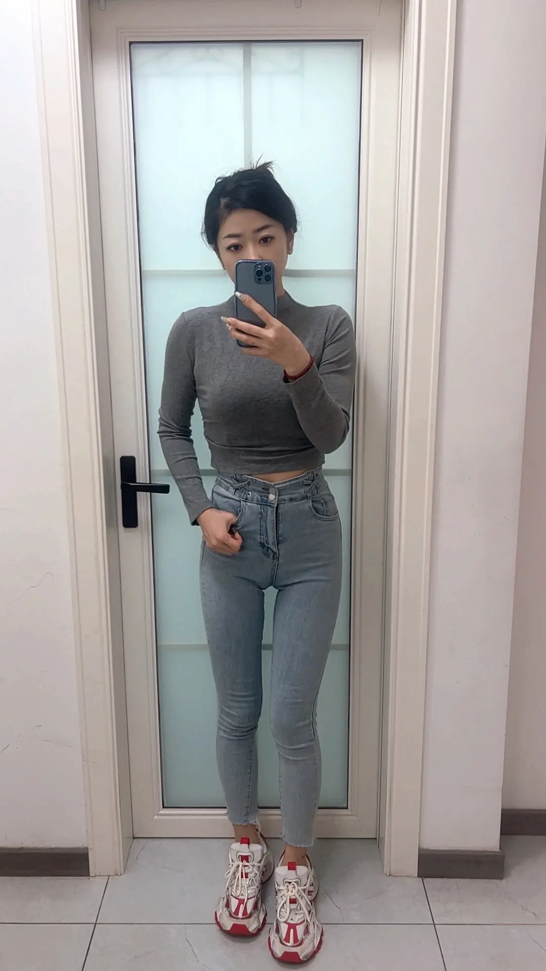 因为不够漂亮，所以可以相信我