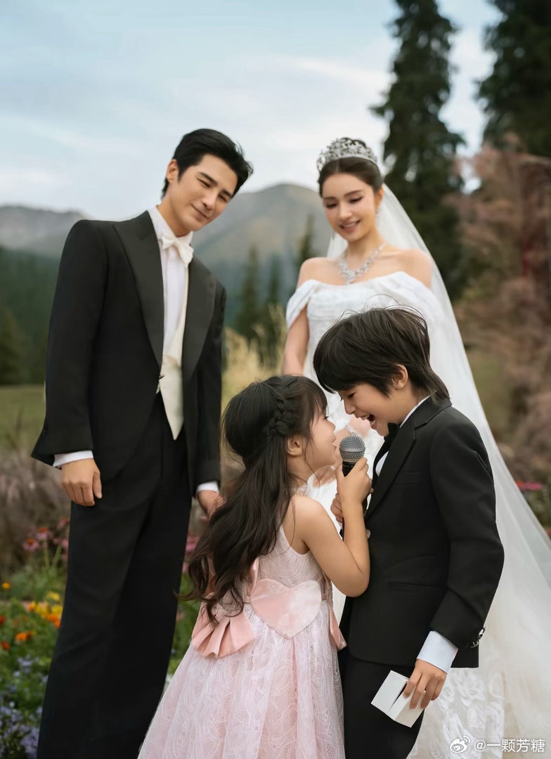 姜潮 我也是第一次结婚，哈哈哈，可是你也是两个孩子的爹了啊。婚礼很盛大，餐食也很