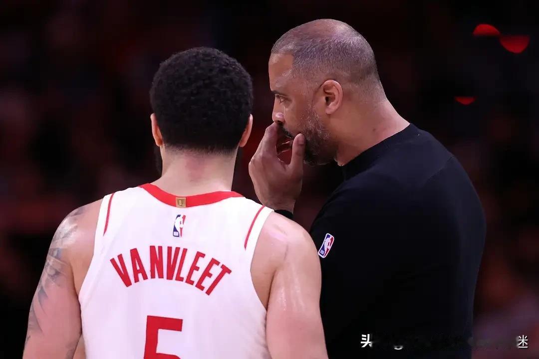 恭喜火箭135-112拿下奇才，这场比赛谢波德全场得到21分3篮板3助攻，让人忘