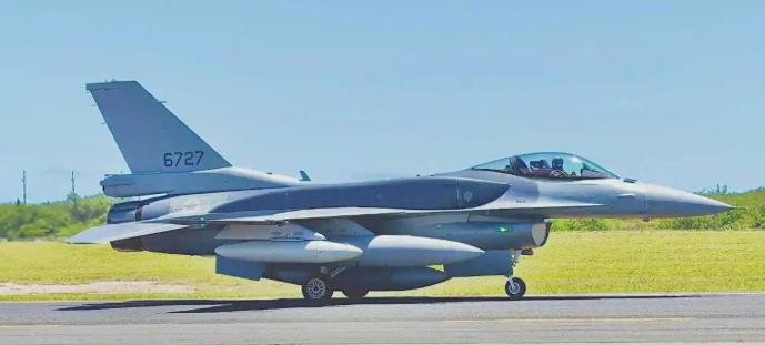 台军等了多年的首批全新F-16 Block 70，到了8月31日，还是没有飞到台