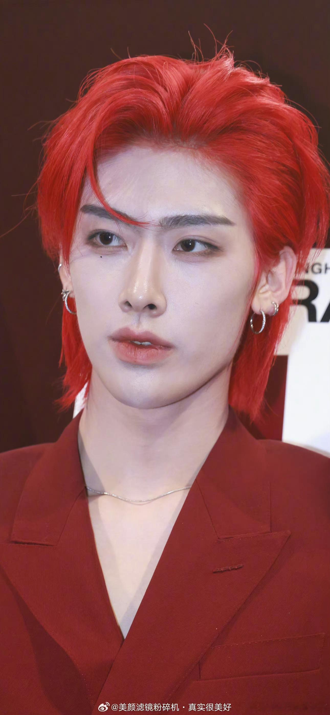 谁会觉得这种脸帅的。。 ​​​