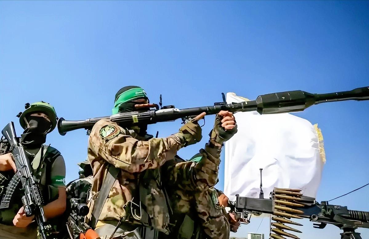 沙特阿联酋公开撕破脸！这对昔日并肩作战的“石油大佬”直接公开互怼，沙特更是二话不