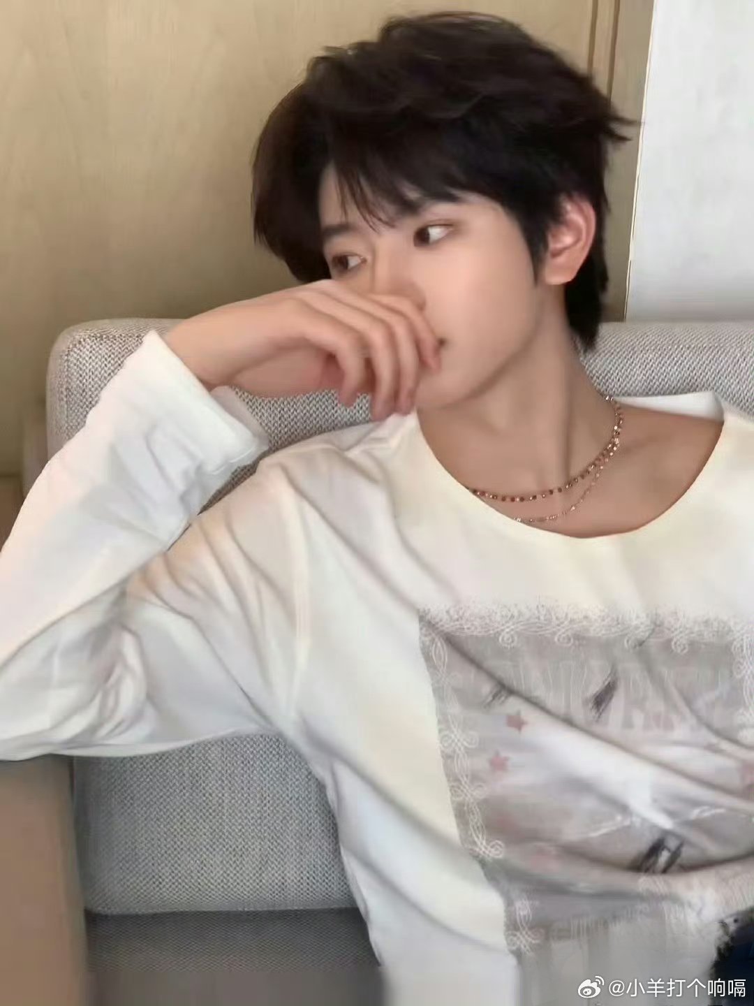 穆祉丞用尽全力捍卫TF家族荣耀看到《青春修炼手册》出来的那一刻，他眼睛都亮了。那