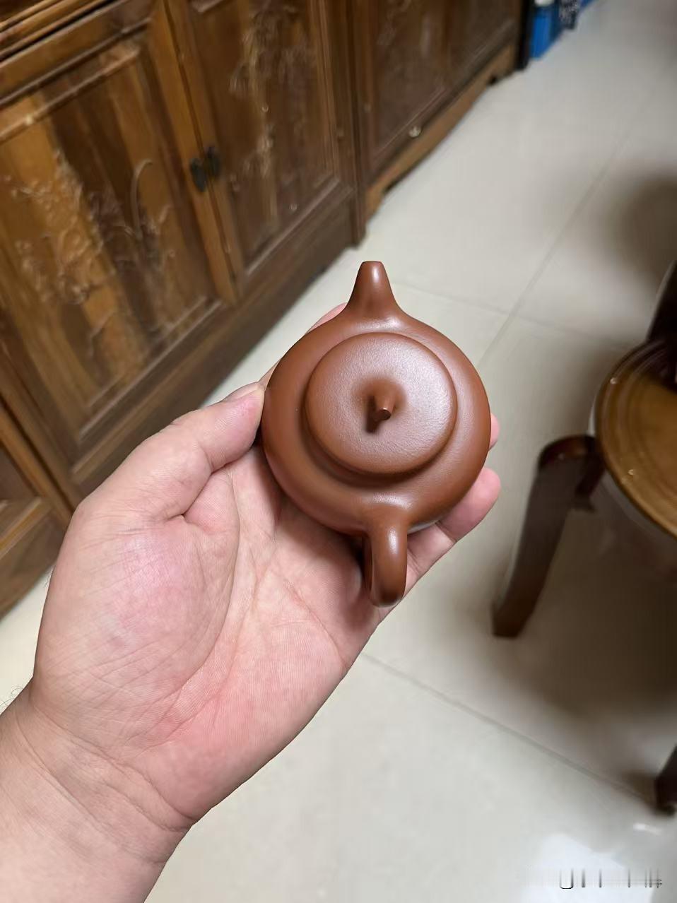 实用器，半手工制作，泥料，小红泥小红泥胎体致密，结晶度高，保温与聚热能力极佳。这