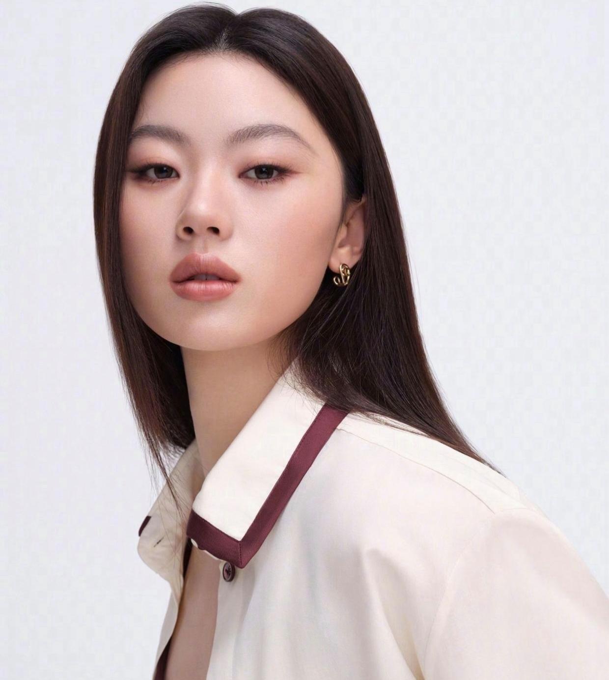 1、贾乃亮已经在着手规划二胎，哪怕外界一直对他前妻议论纷纷，也不会改变他的想法。