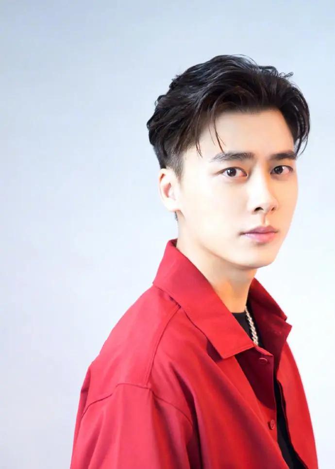 娱乐圈巅峰时期塌房的明星
[熊猫]翟天临 - 学术造假
[熊猫]李易峰 - 因为