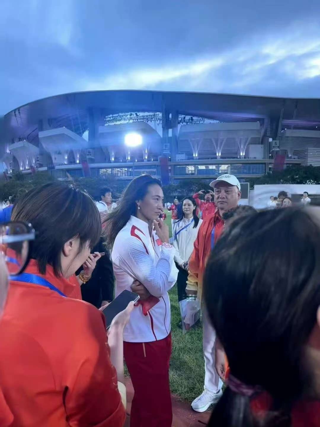 郑钦文担任湖北代表团旗手郑钦文亮相全运会开幕式全运会开幕式 全运会开幕式旗手汇总