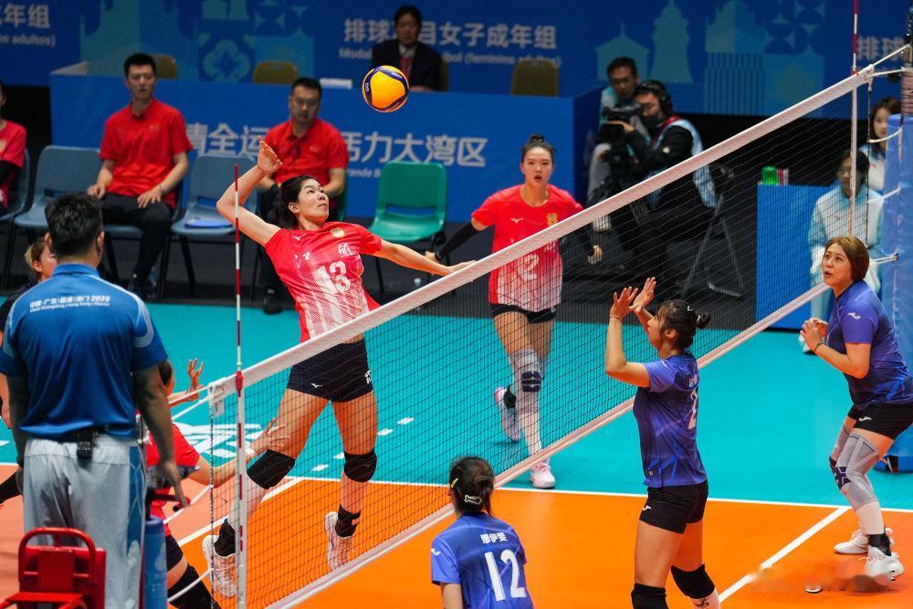 全运女排五强鼎立！京豫鲁苏沪豪取两连胜，争冠悬念拉满
 
第十五届全运会女排小组