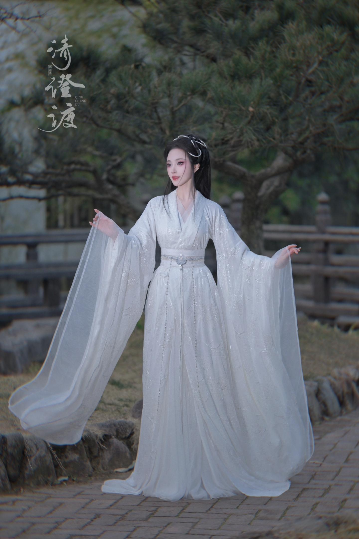 蛇年怎么少得了白蛇呢？蛇年的蛇系美人安排～