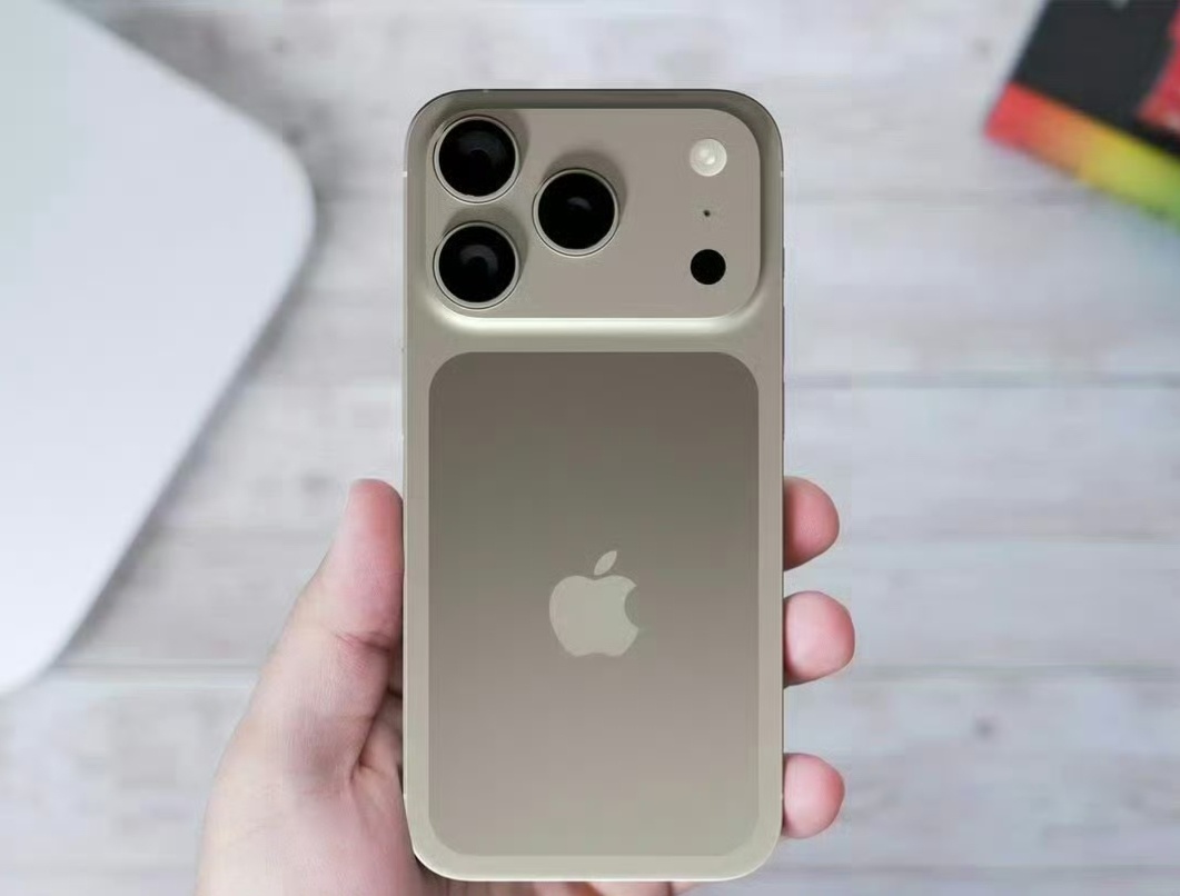 iPhone17Pro长得像充电宝 很多人说iPhone 17 Pro和iPho