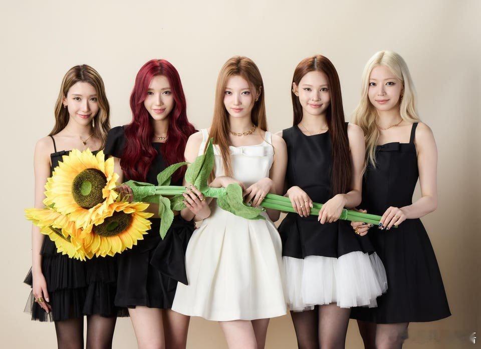 中国女团A2OMAY首次接受福布斯专访用实力打破偏见！学霸成员、模特出身、双胞胎