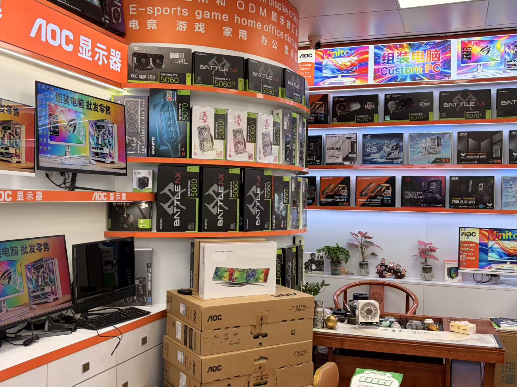 实探华强北显卡涨价潮，有显卡一周暴涨4000元，商户：贵到我都不敢进货