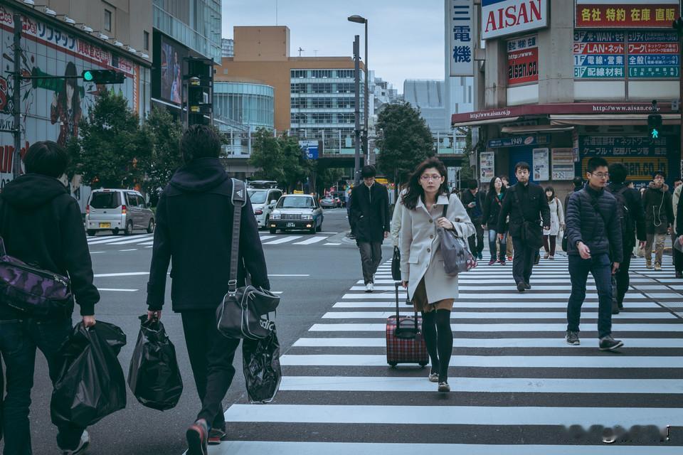未来十年里，日本会不会退出现在的高度发达国家，沦落为发展中国家呢？

反正肯定会