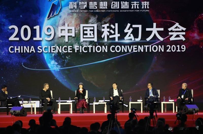 为什么科幻文学突然就火起来了? 科幻文学突然火起来，和网络发展脱不了干系。今年6