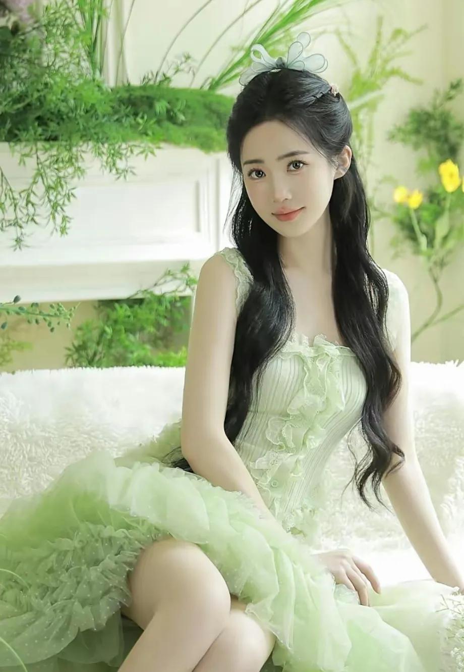 岁月如歌，我已过三十，心中依旧渴望爱情的滋养。在这个看似繁华的世界，寻找一个懂我