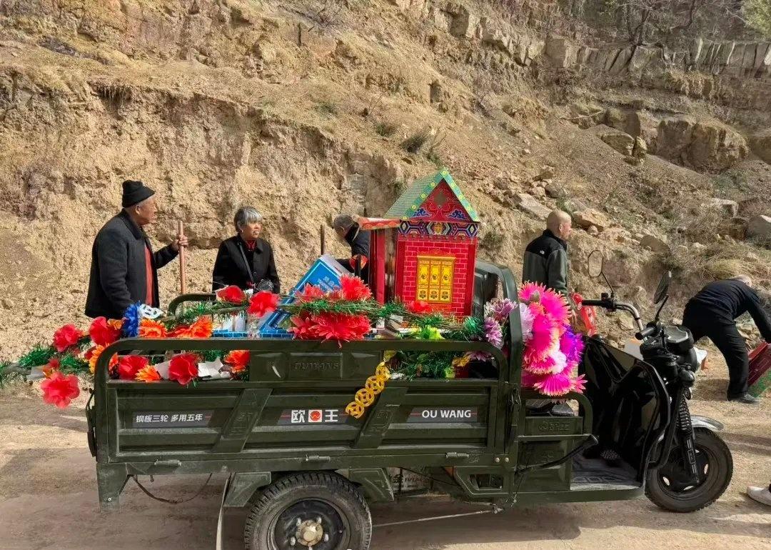 为了防山火，平遥多个检查站卡口已收缴大量“纸活”！清明节