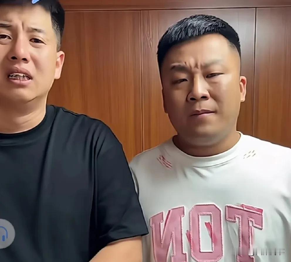 四川芬达喊话杨坤：惹俺俩，后悔了没？

           四川芬达组合直播时