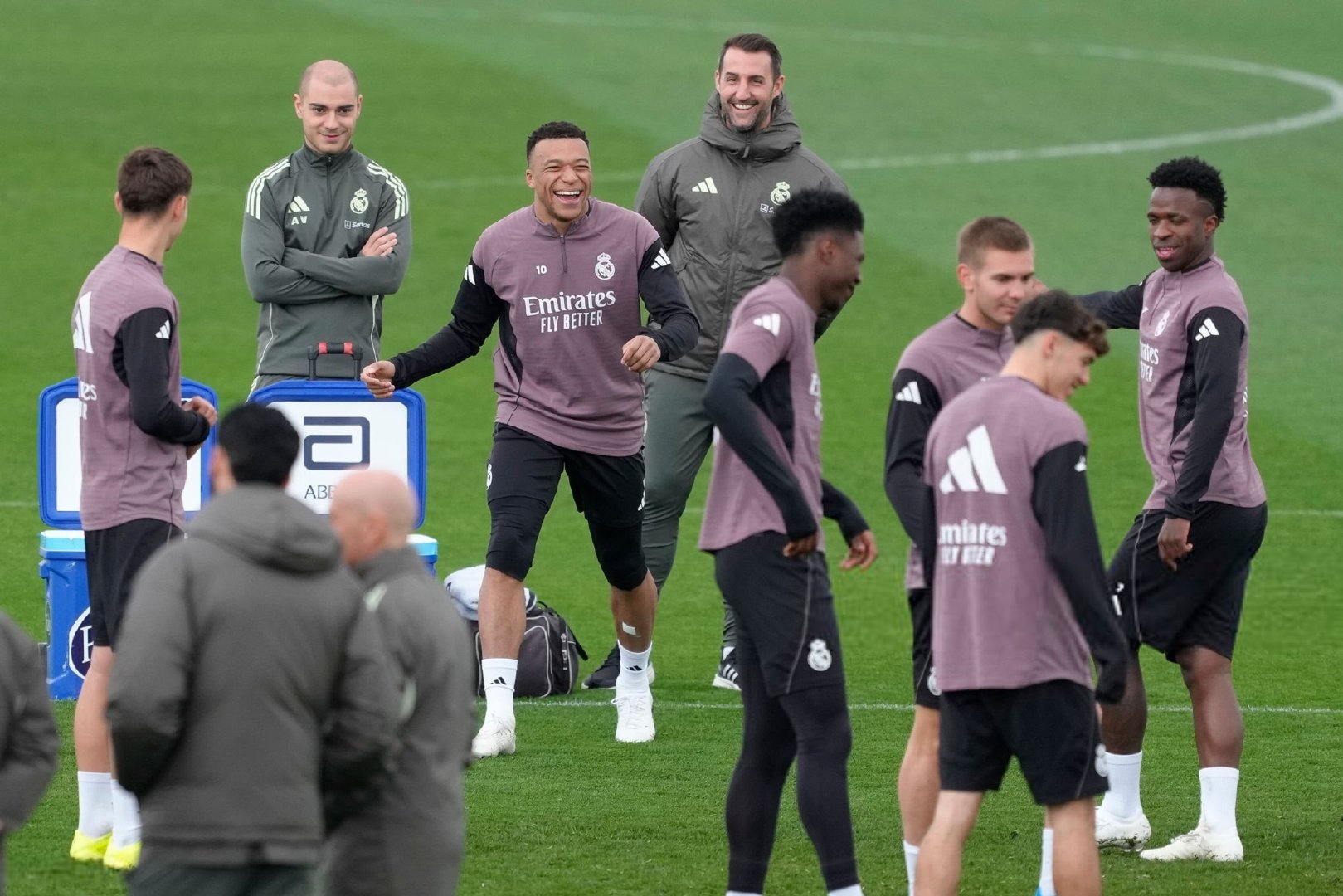 球队正在训练中🏃💨皇马训练halamadrid