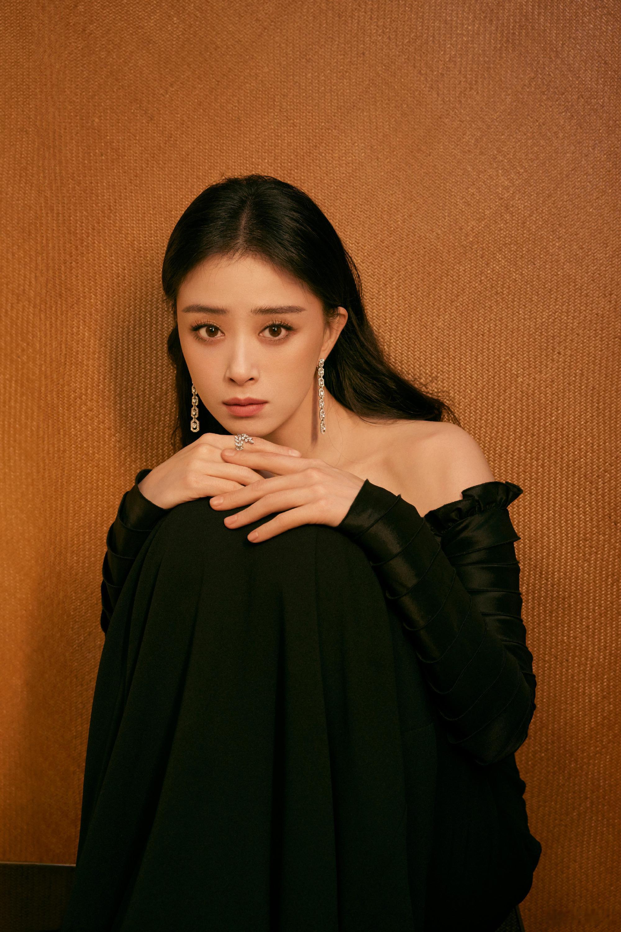 华妃娘娘凤仪万千  娘娘绝美！从小美到大[嘻嘻] 