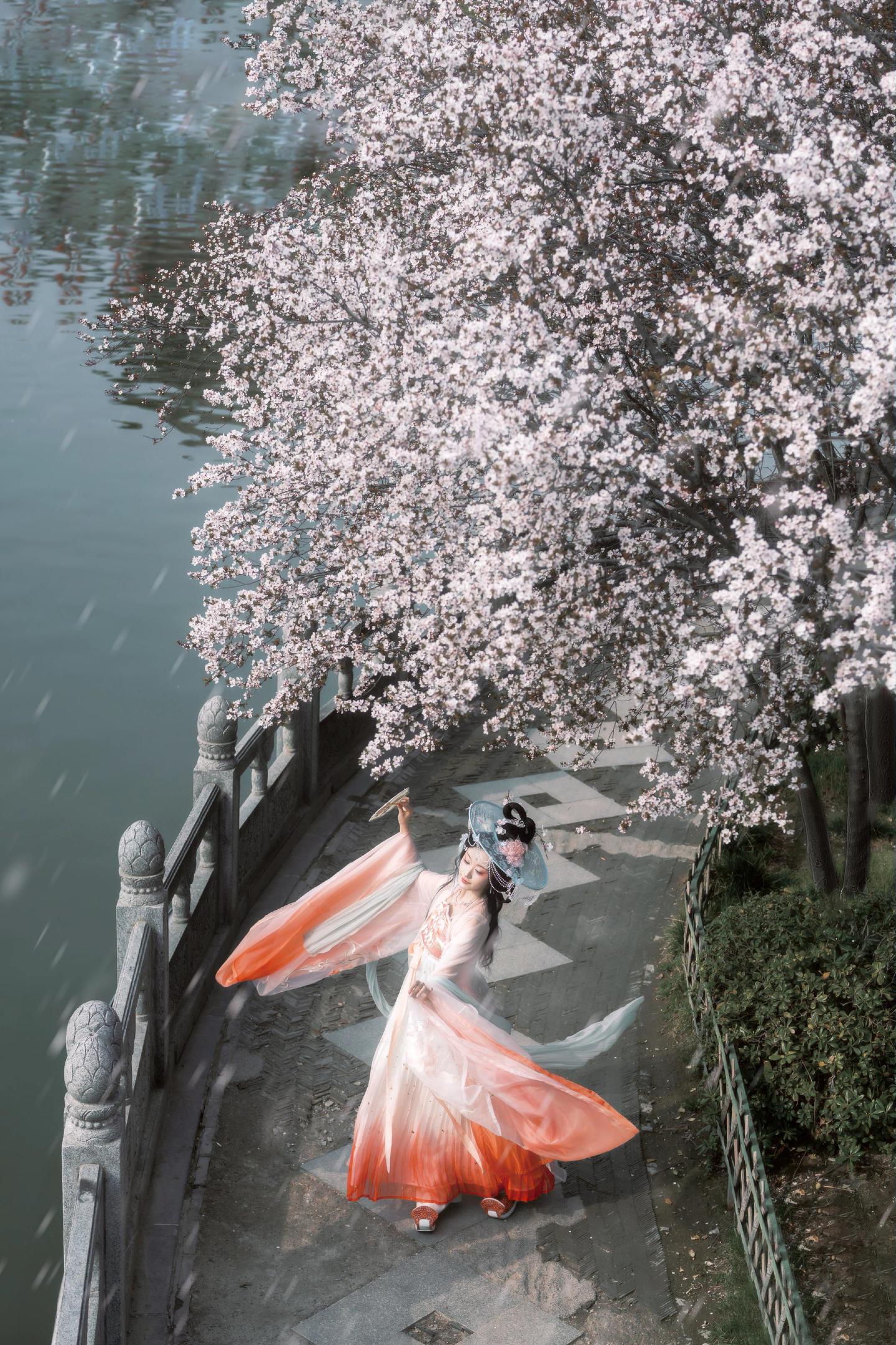 难道真的美人喜欢我拍摄的风格吗。