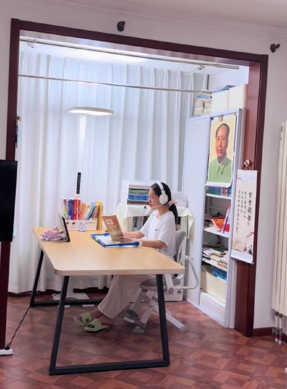 这样有格局的家庭，把孩子卧室里贴得满墙的明星海报撕下来，换成伟人画像，真的是特别