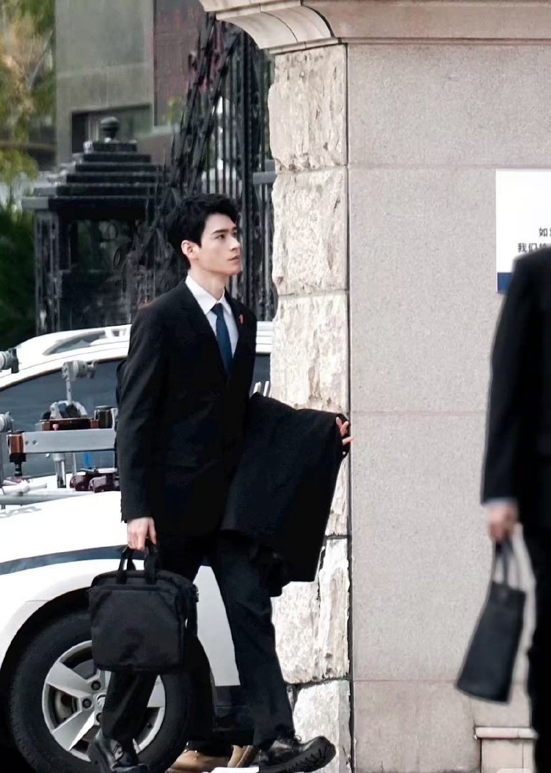 龚俊 高干文男主 谁能拒绝龚俊版高干文男主？沈法职业严肃、专业过硬，理性克制又有