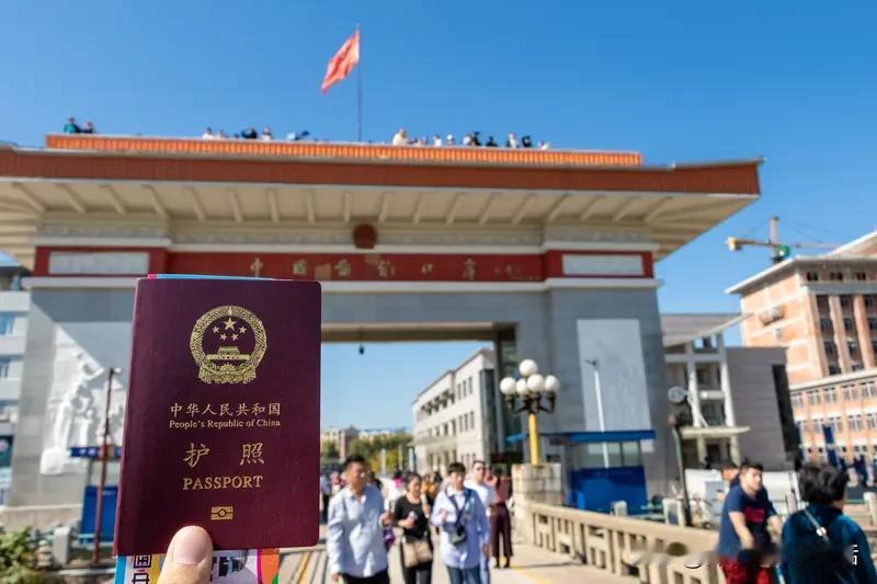 怎么看普京签令对中国公民临时免签。这次免签有效期到2026年9月14日，能免签3