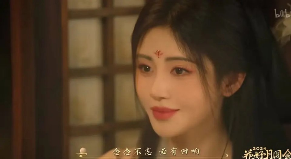 其实鞠婧祎可以尝试一下端庄大气的角色 ​​​