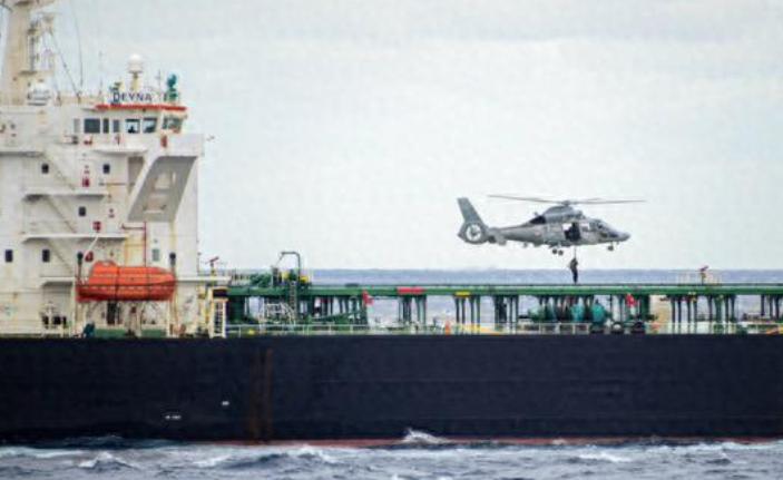 地中海海域突然炸出大消息，昨天法国海军没留半点情面，直接在海上拦下一艘正在航行的