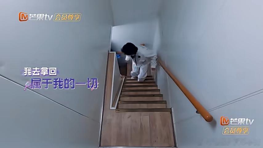 对方紧急撤回一个文韬  名侦探学院  我们文韬躲避机长简直是易如反掌啊哈哈哈哈哈
