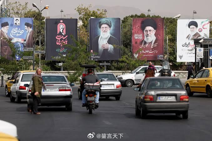 伊朗表示可能对美国经济战采取报复行动 这篇路透社报道的核心是：美国正在把对伊朗的