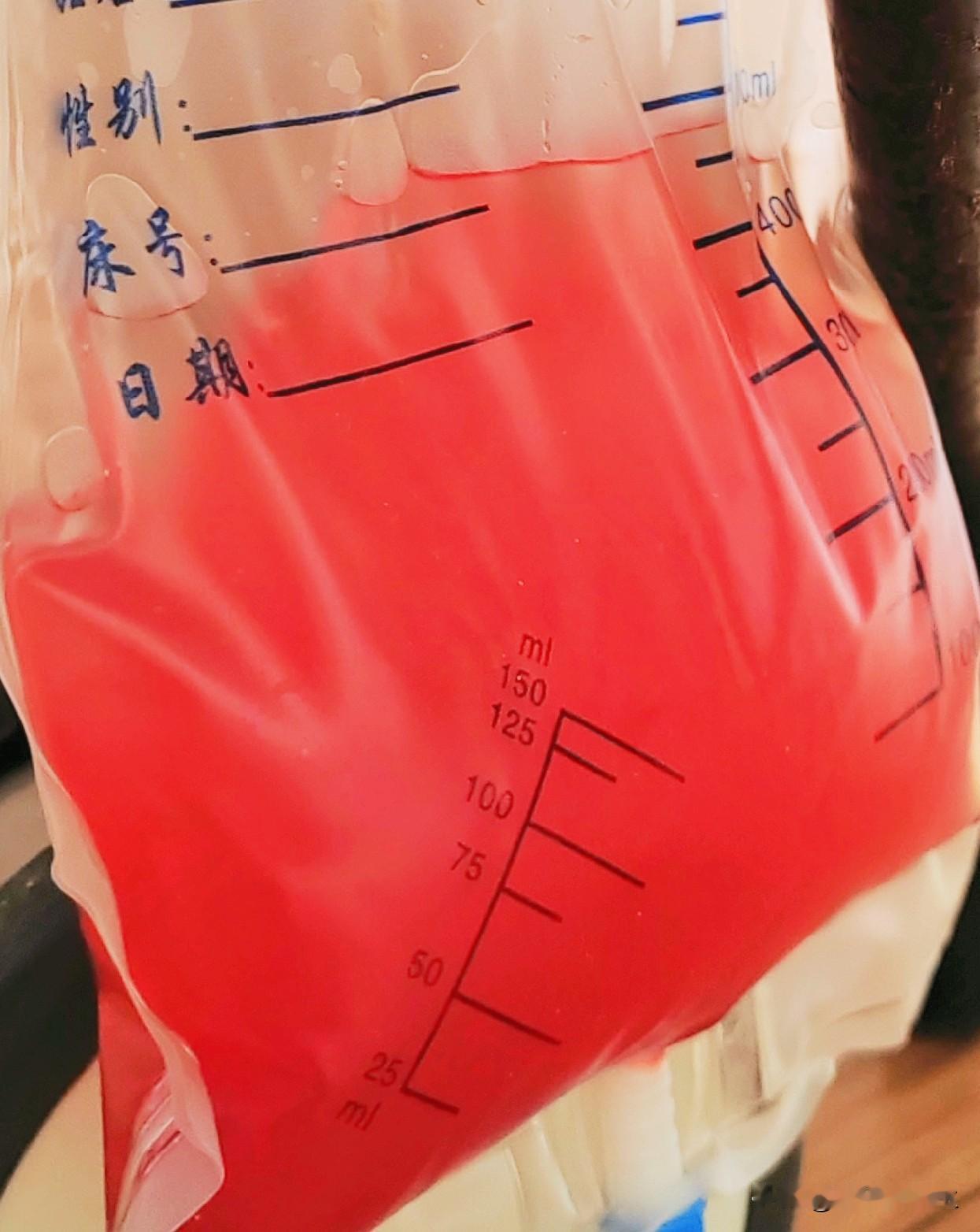 《生命的校准仪》

——致我的医者岁月与父亲  

凌晨三点，我披衣起身调整你的