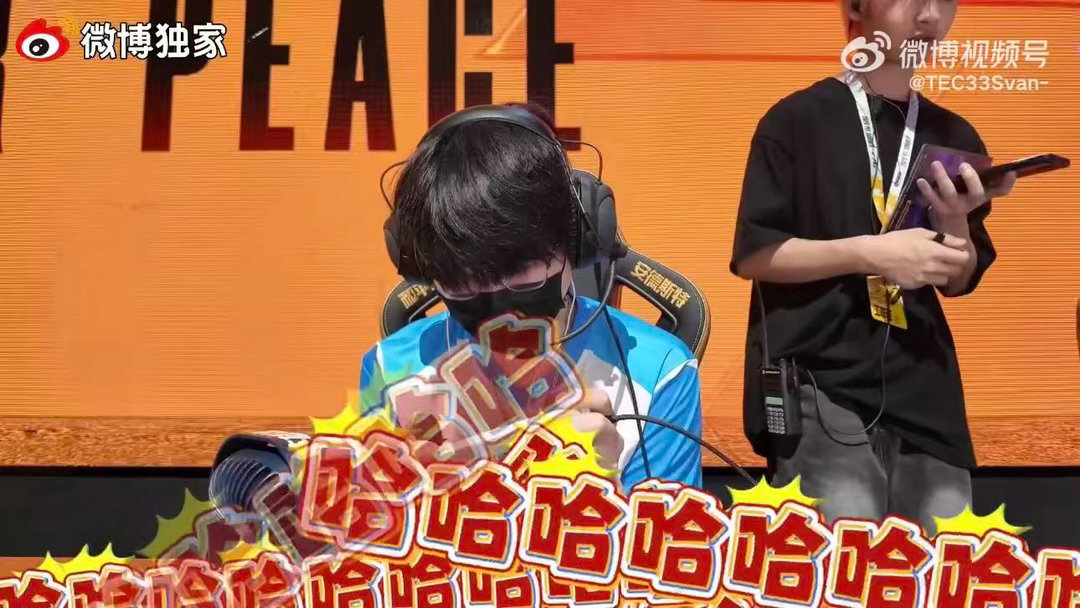 33什么雷霆笑声别人的赛场vlog是帅和紧张，33的vlog是用笑声给我做颅内按