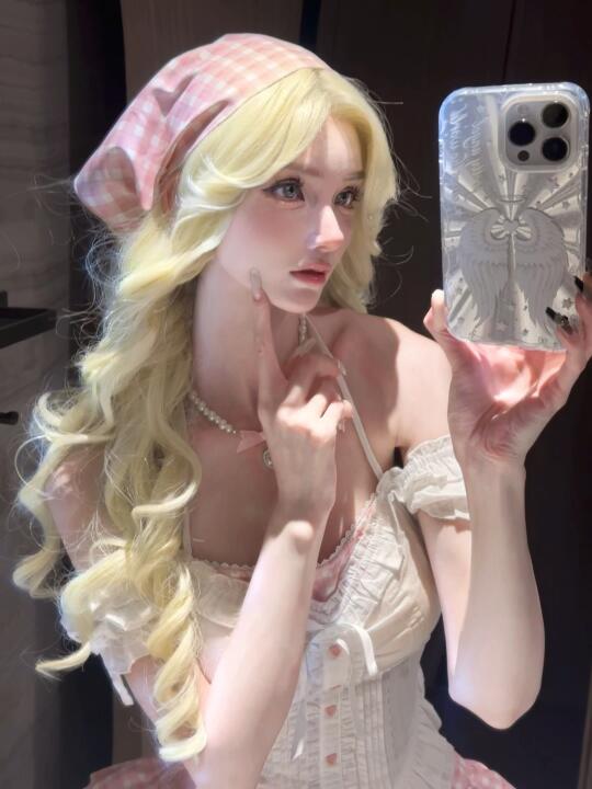 Strawberry Manor🎀