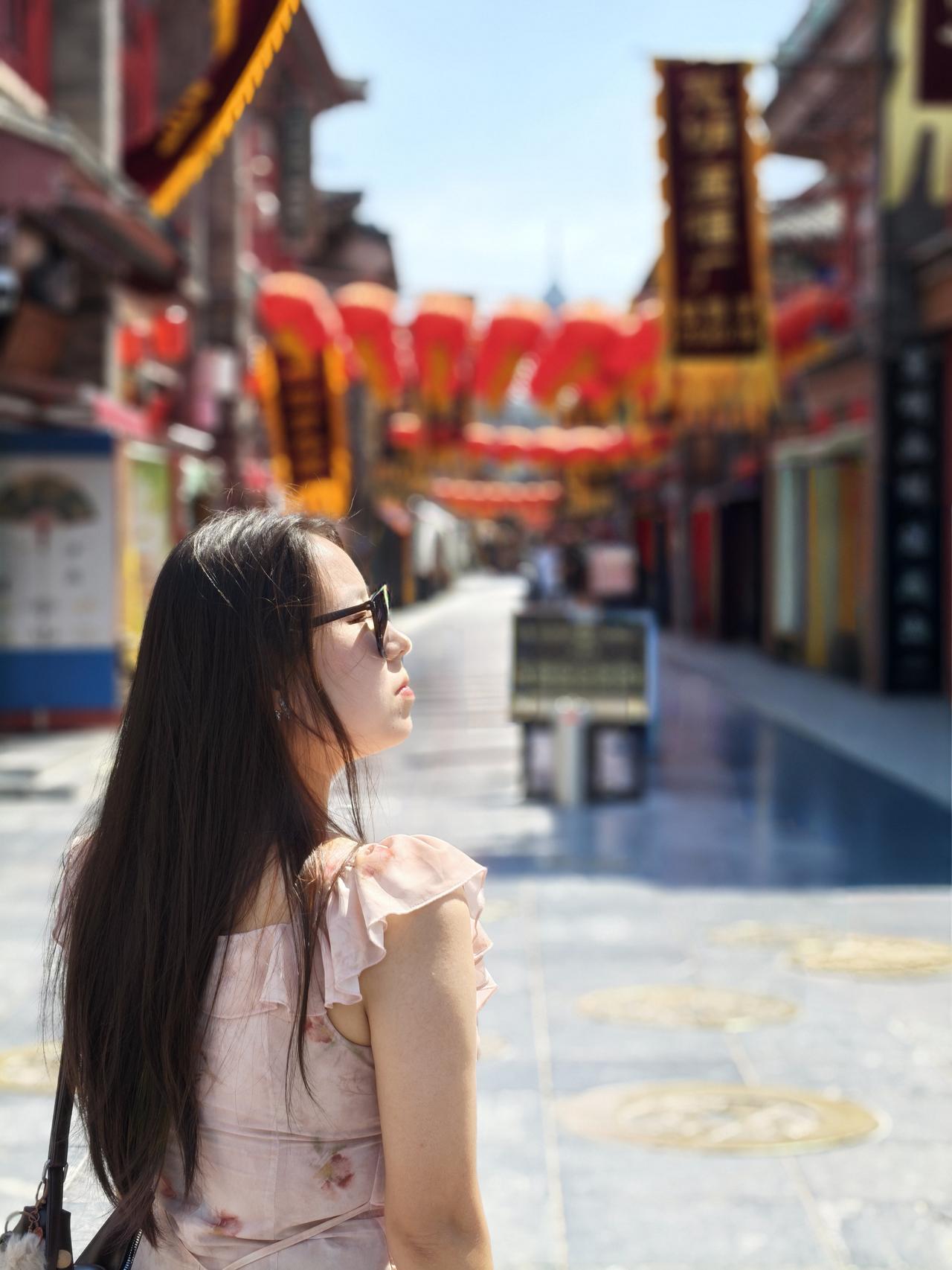 一个已婚男人说：
“不管我老婆对我咋样，
在婚姻里头，我拒绝所有异性。
我得为孩