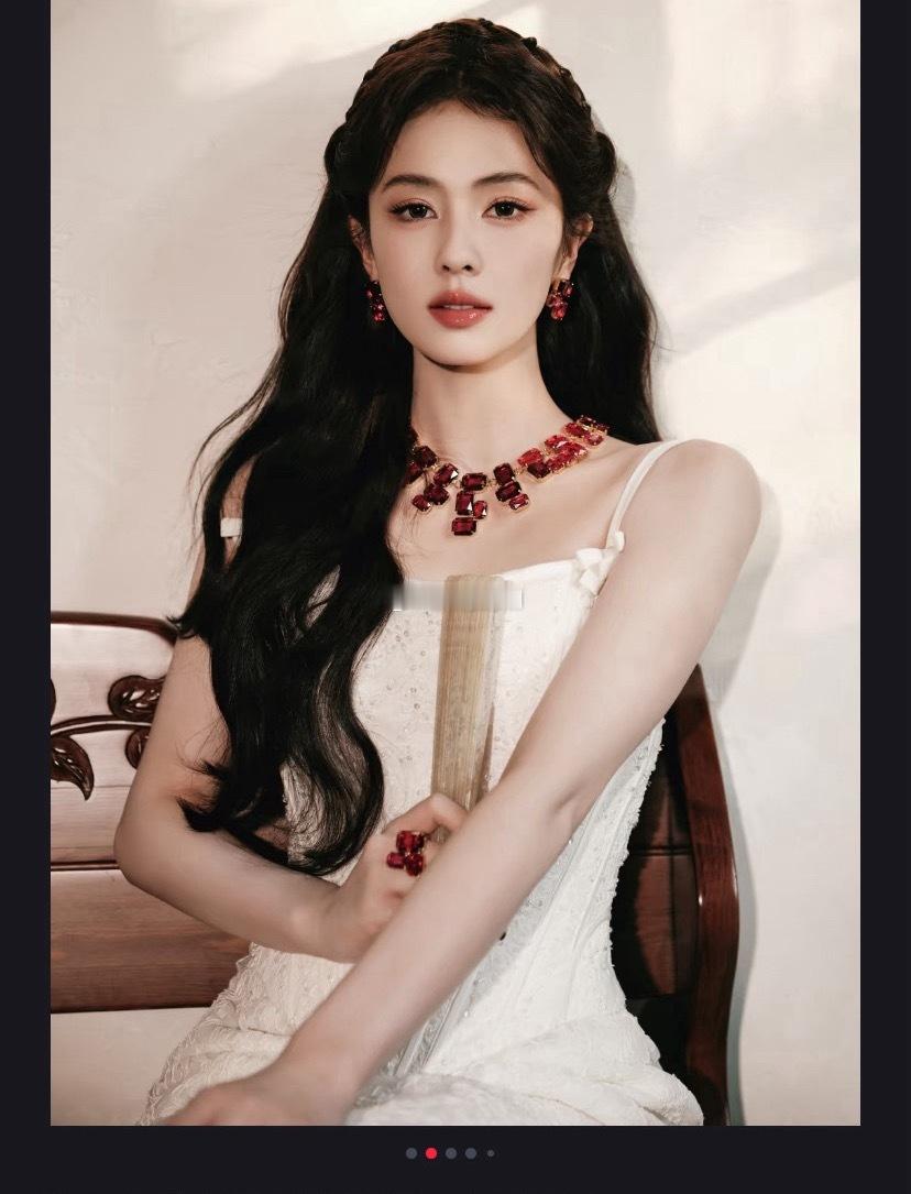 🍍的修图师是照着🍊来修的吗 白鹿修图师